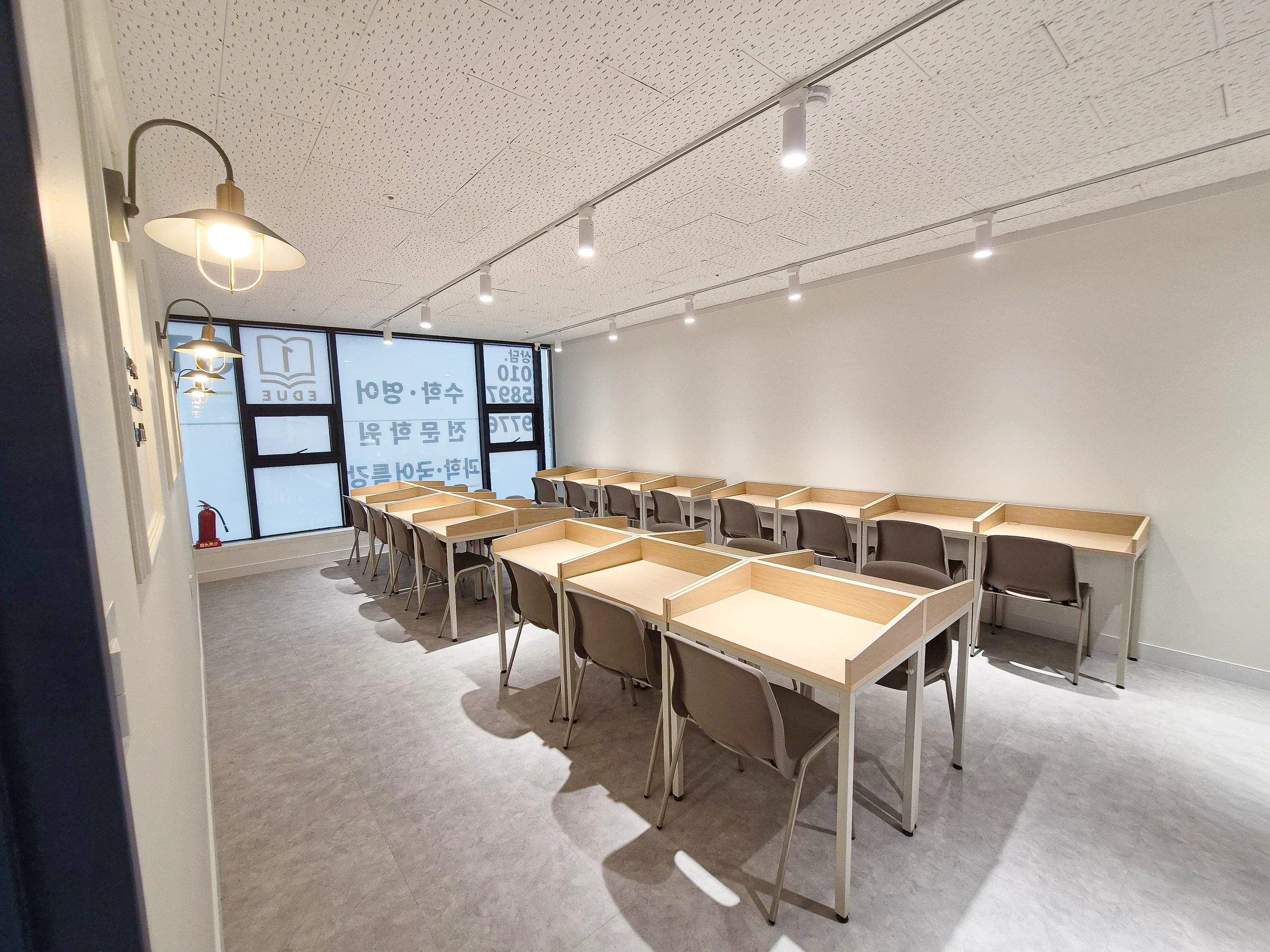 화성 봉담 미래프라자 31평 영수학원 인테리어 완공 사진 13번 컷