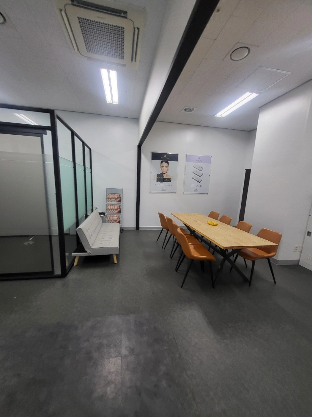 가산 31평 쇼룸 인테리어 시공 과정 6번 컷