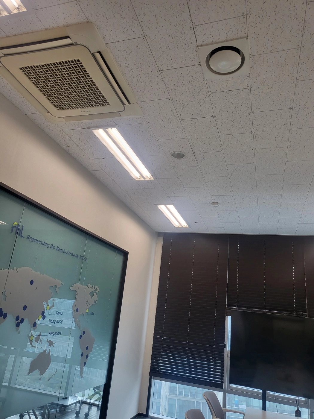 가산 31평 쇼룸 인테리어 시공 과정 13번 컷